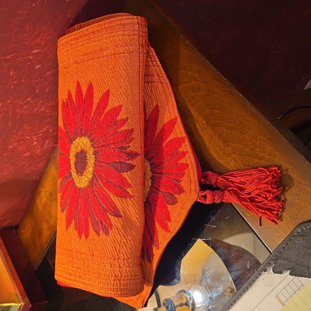 Sunflower Table Runner & 4 Placemats Set - Red/Orange/Gold - NWOT - Picture 3 of 5